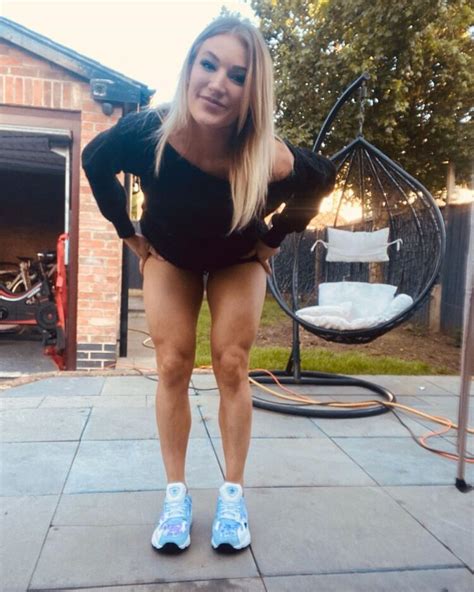 9 Hot Sexy Elise Christie Bikini Pics 9 Hot Sexy Elise Christie Bikini Pics