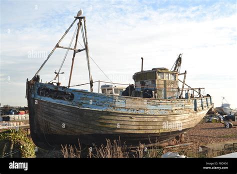 Altes Boot Sehr Schmutzig Boot Holzboot Auf Dem Land Stockfotografie Altes Boot Sehr Schmutzig Boot Holzboot Auf Dem Land Stockfotografie