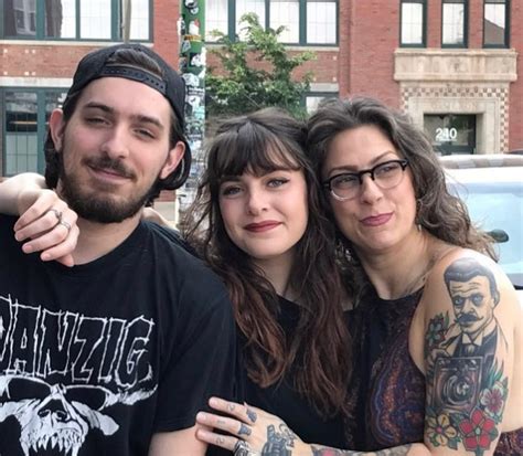 American Pickers Star Danielle Colby S Daughter Memphis 22 Risks American Pickers Star Danielle Colby S Daughter Memphis 22 Risks