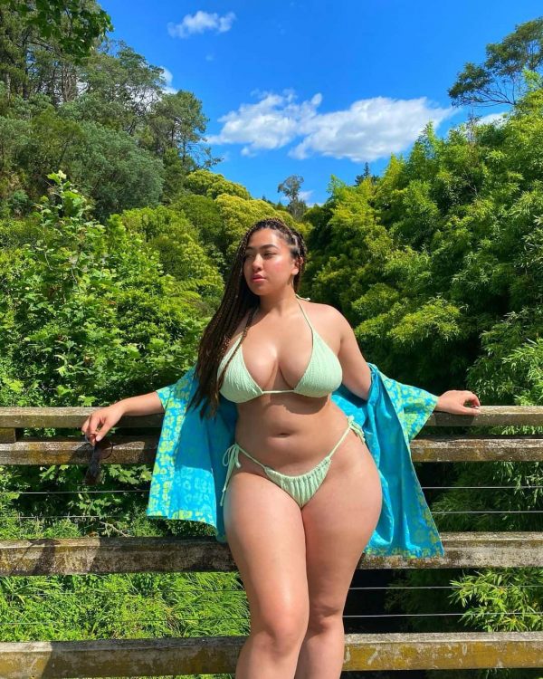 Ashley Emiko At Auckland New Zealand Your Fashion Guru Ashley Emiko At Auckland New Zealand Your Fashion Guru