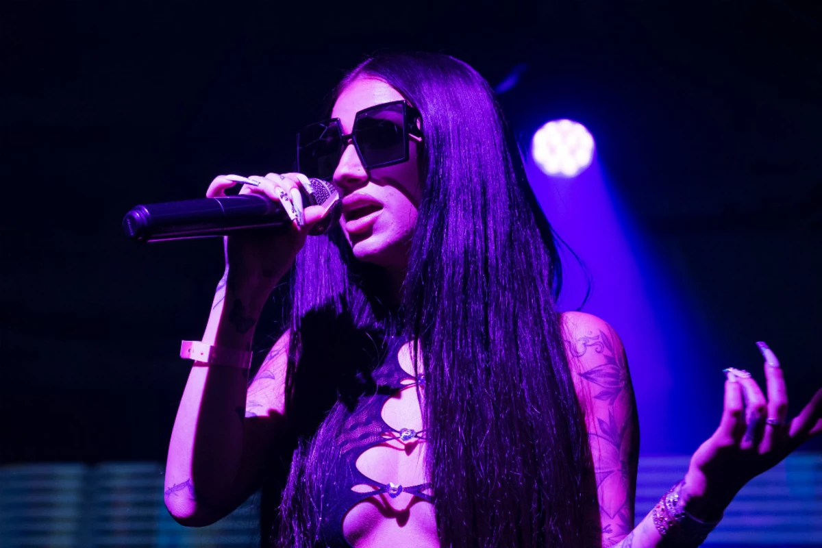 Bhad Bhabie Reveals How Much She Made On Onlyfans In 2021 Xxl Bhad Bhabie Reveals How Much She Made On Onlyfans In 2021 Xxl