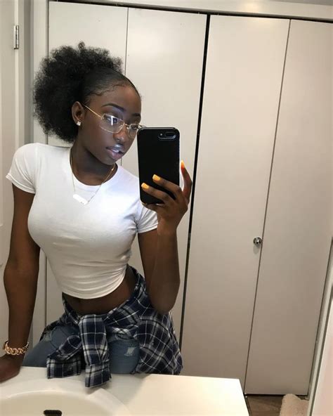 The Ultimate Guide: 5 Selfie Tips