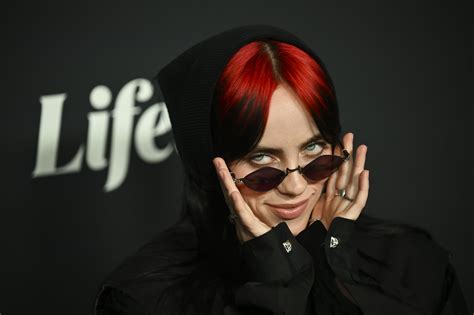 Billie Eilish Reflects On Coming Out Wasn T It Obvious Billie Eilish Reflects On Coming Out Wasn T It Obvious