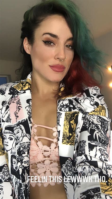 Cara Maria Scrolller Cara Maria Scrolller