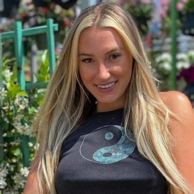 Emily Knight Scrolller Emily Knight Scrolller