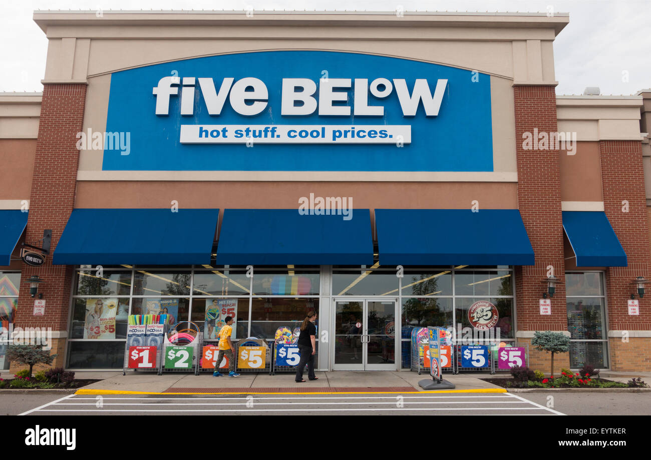 Five Below Store Hi Res Stock Photography And Images Alamy
