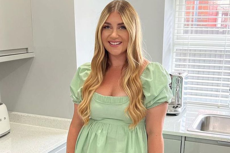 Gogglebox Star Izzi Warner Stuns As She Shows Off Glam Makeover Daily Gogglebox Star Izzi Warner Stuns As She Shows Off Glam Makeover Daily