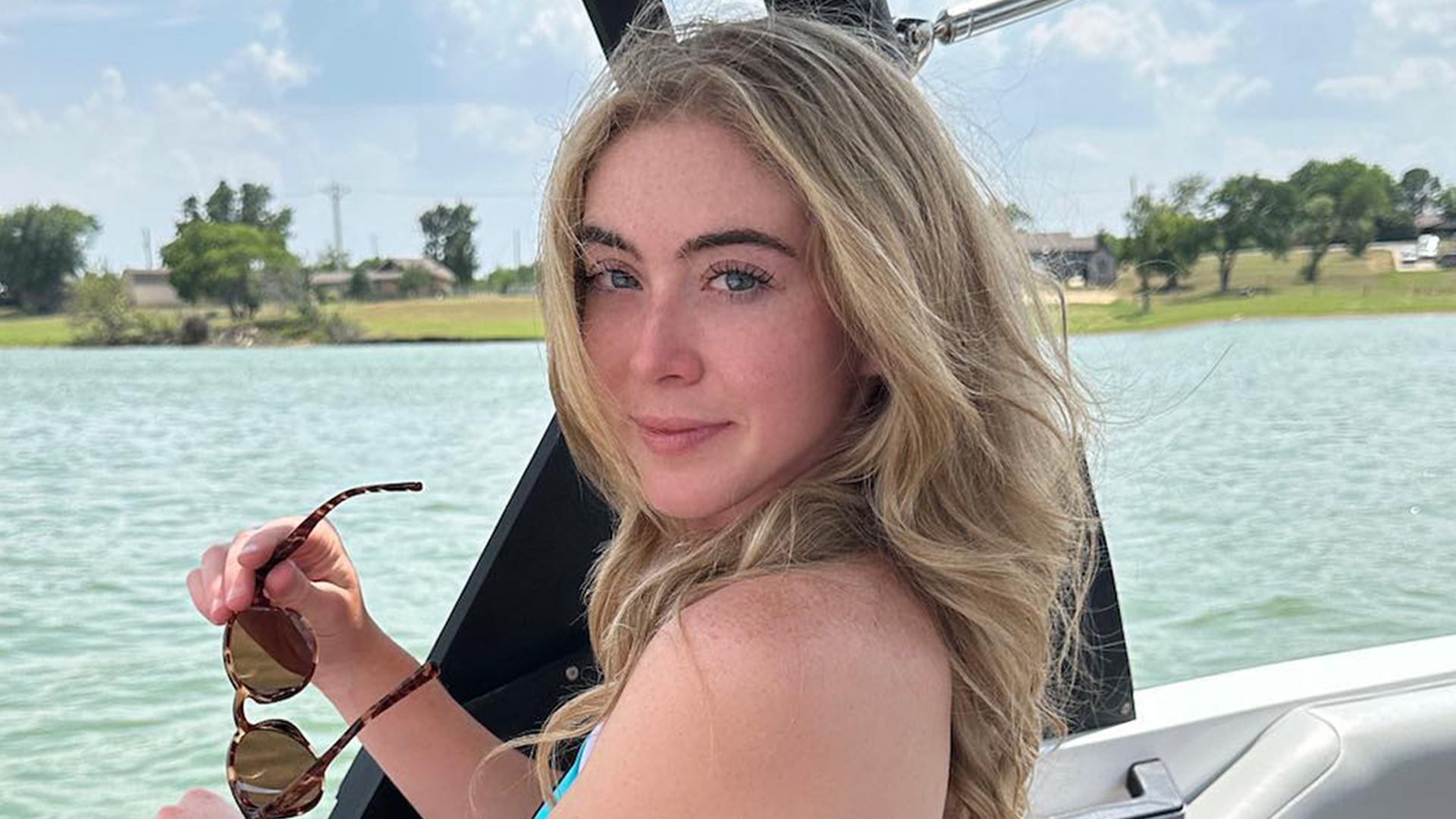 Grace Charis Shows Off Sizzling Body In Skimpy Bikini As Fans Tell Golf Grace Charis Shows Off Sizzling Body In Skimpy Bikini As Fans Tell Golf