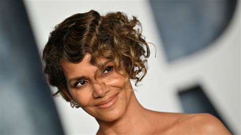 Halle Berry's Nude Photos: Unveiled Halle Berry's Nude Photos: Unveiled