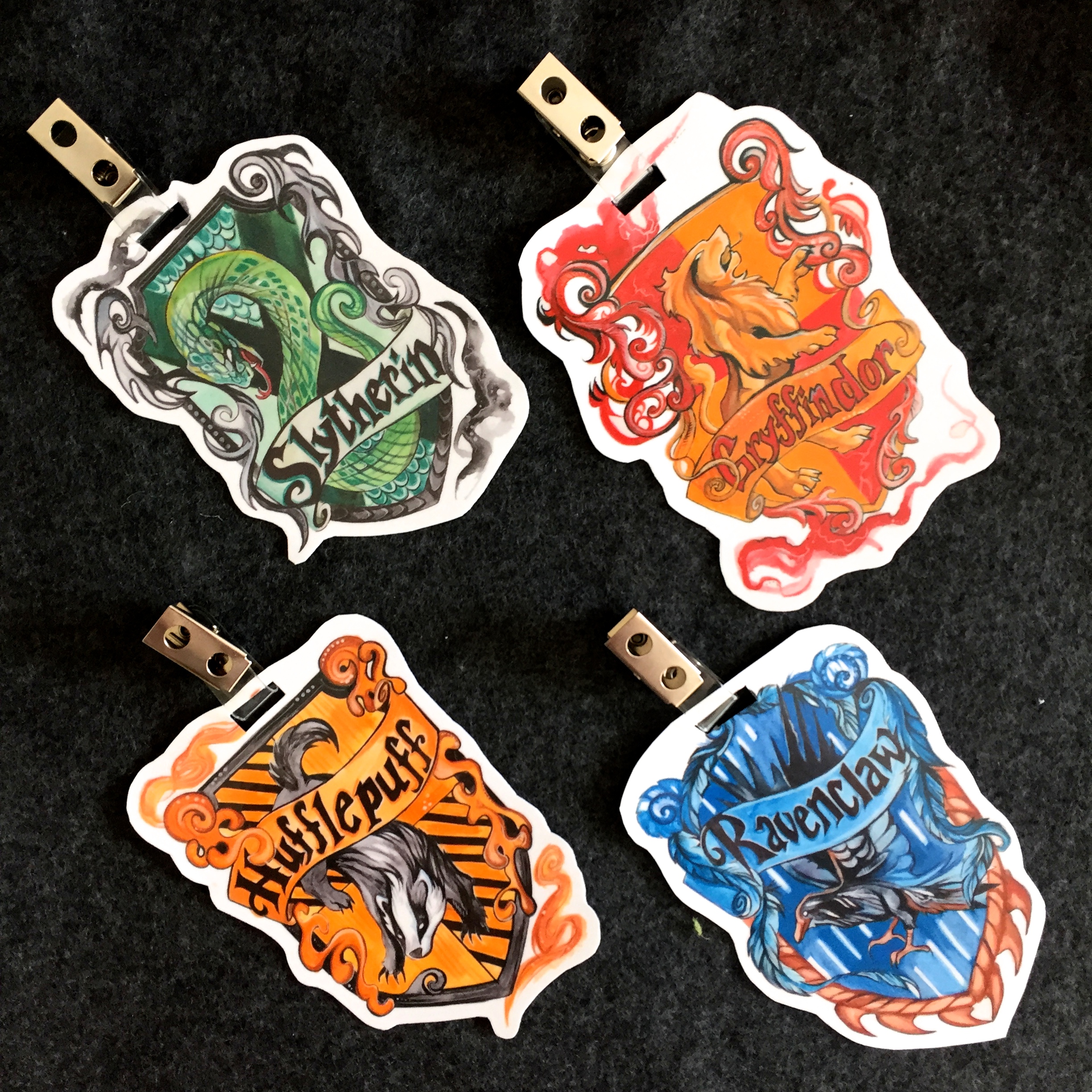 4 Ways to Design Harry Potter House Badges