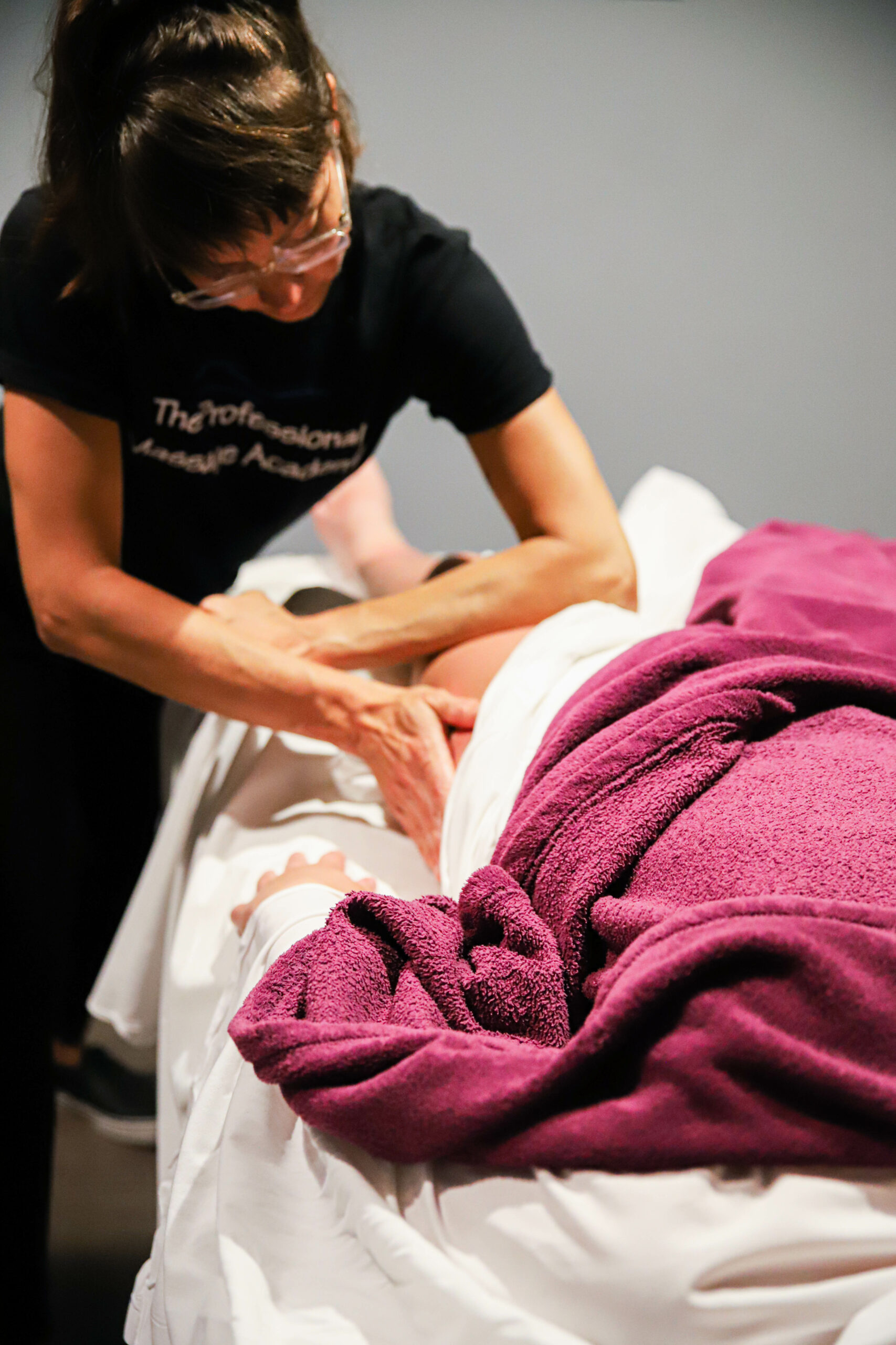 How To Full Body Massage The Professional Massage Academy How To Full Body Massage The Professional Massage Academy
