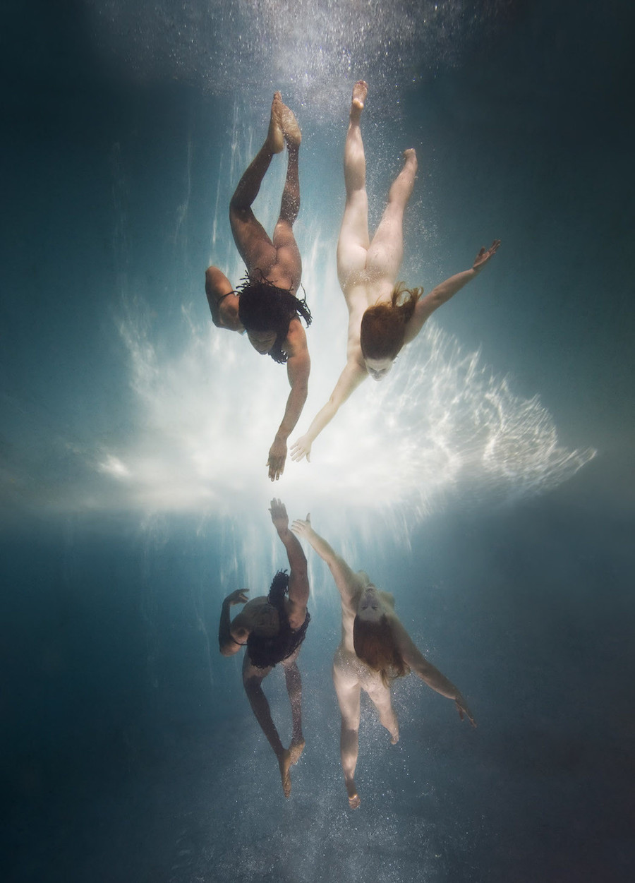Ipnotici Corpi Nudi Sospesi Sott Acqua Nella Fotografia Di Ed Freeman Ipnotici Corpi Nudi Sospesi Sott Acqua Nella Fotografia Di Ed Freeman