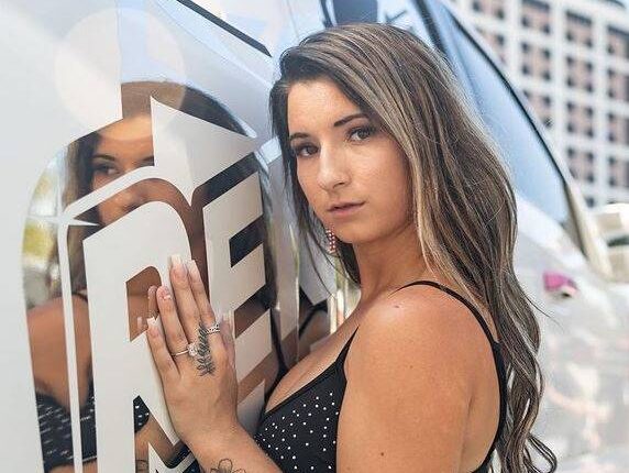 Justine Wolf Tiktok Star Bio Photos Age Boyfriend Net Worth Wiki Justine Wolf Tiktok Star Bio Photos Age Boyfriend Net Worth Wiki