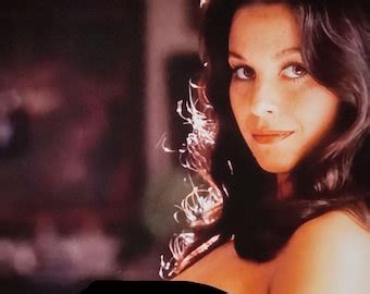 Lana Wood Hand Signed 8X10 Color Photo Coa Very Sexy Cleavage To John Lana Wood Hand Signed 8X10 Color Photo Coa Very Sexy Cleavage To John