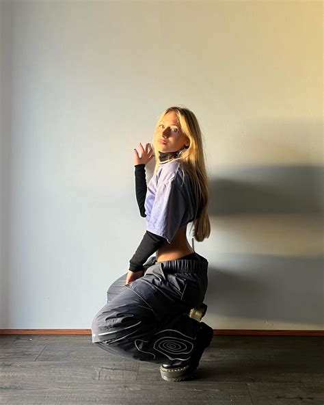 Leila Faler R Fit Babes
