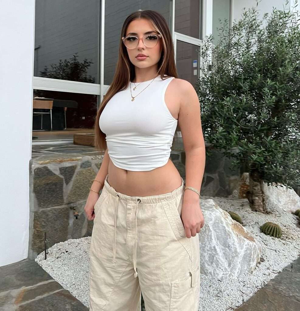 Lilith Cavaliere Biography Age Weight Height Social Media 5 Lilith Cavaliere Biography Age Weight Height Social Media 5
