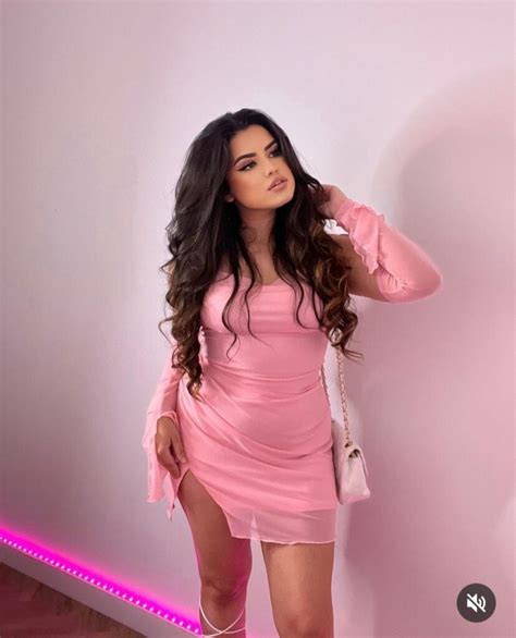 Meet Laila Gomez Your Favorite Latina Girlfriend Laila Gomez Meet Laila Gomez Your Favorite Latina Girlfriend Laila Gomez