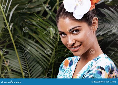 Morgan Moore Stunning Model With Irresistible Charm