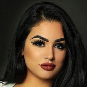 Nadia Khar Age Family Bio Famous Birthdays Nadia Khar Age Family Bio Famous Birthdays