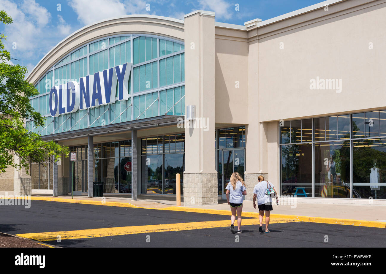 Old Navy Clothing Store In Manassas Virginia Usa Stock Photo Alamy Old Navy Clothing Store In Manassas Virginia Usa Stock Photo Alamy