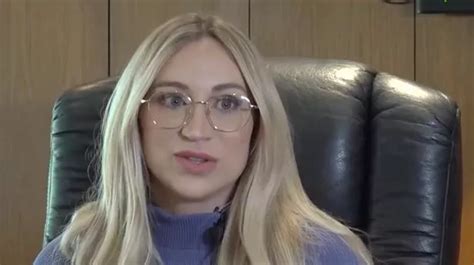 Onlyfans Teacher Forced To Resign From School Over Racy Pictures Is