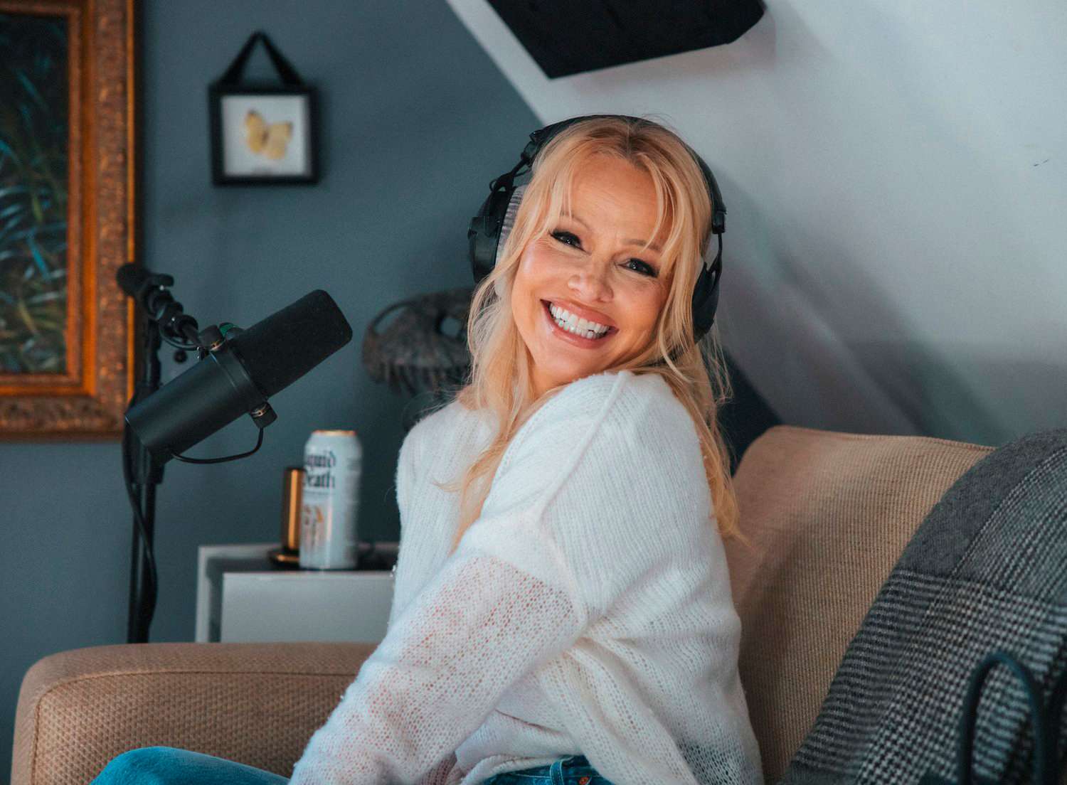 Pamela Anderson Says She S Embracing The Aging Process Pamela Anderson Says She S Embracing The Aging Process