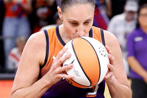 Phoenix Mercury Star Diana Taurasi Becomes First Wnba Player To Reach Phoenix Mercury Star Diana Taurasi Becomes First Wnba Player To Reach