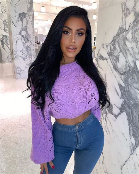 Picture Of Chloe Saxon
