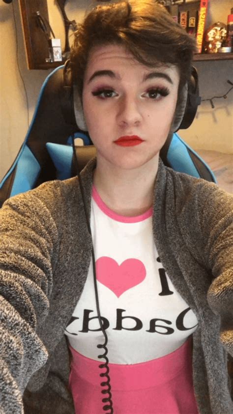 Pink R F1nn5ter Pink R F1nn5ter