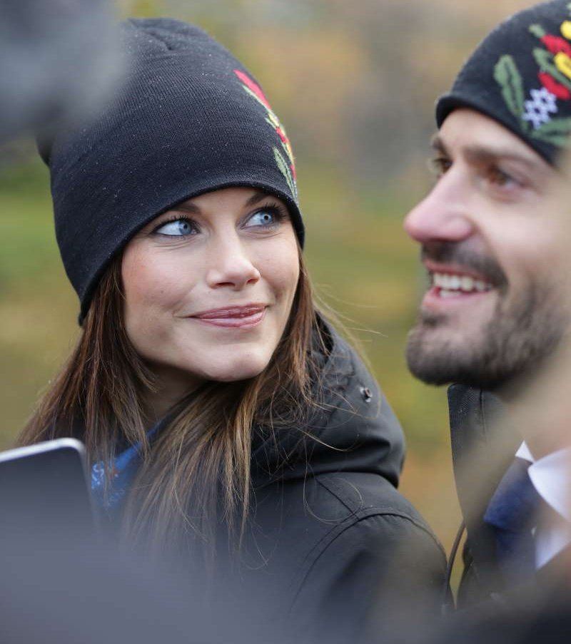 Princess Sofia And Prince Carl Philip Of Sweden Share New Family Portrait Princess Sofia And Prince Carl Philip Of Sweden Share New Family Portrait