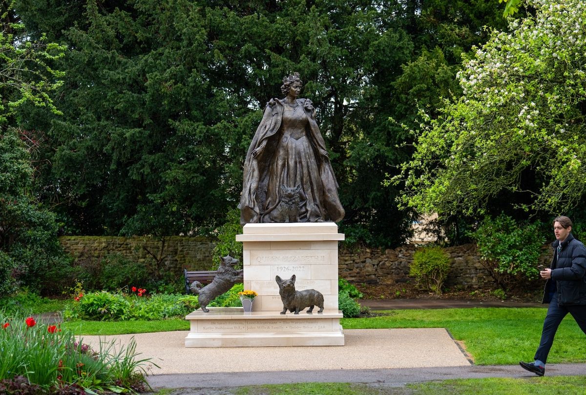 Queen Elizabeth Statue With Corgis Unveiled On What Would Have Been Her Queen Elizabeth Statue With Corgis Unveiled On What Would Have Been Her