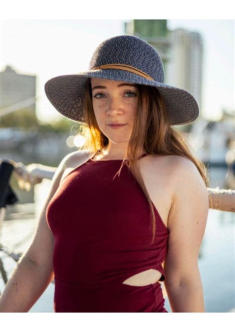 Renee Winter Age Bio Career Onlyfans Renee Winter Age Bio Career Onlyfans