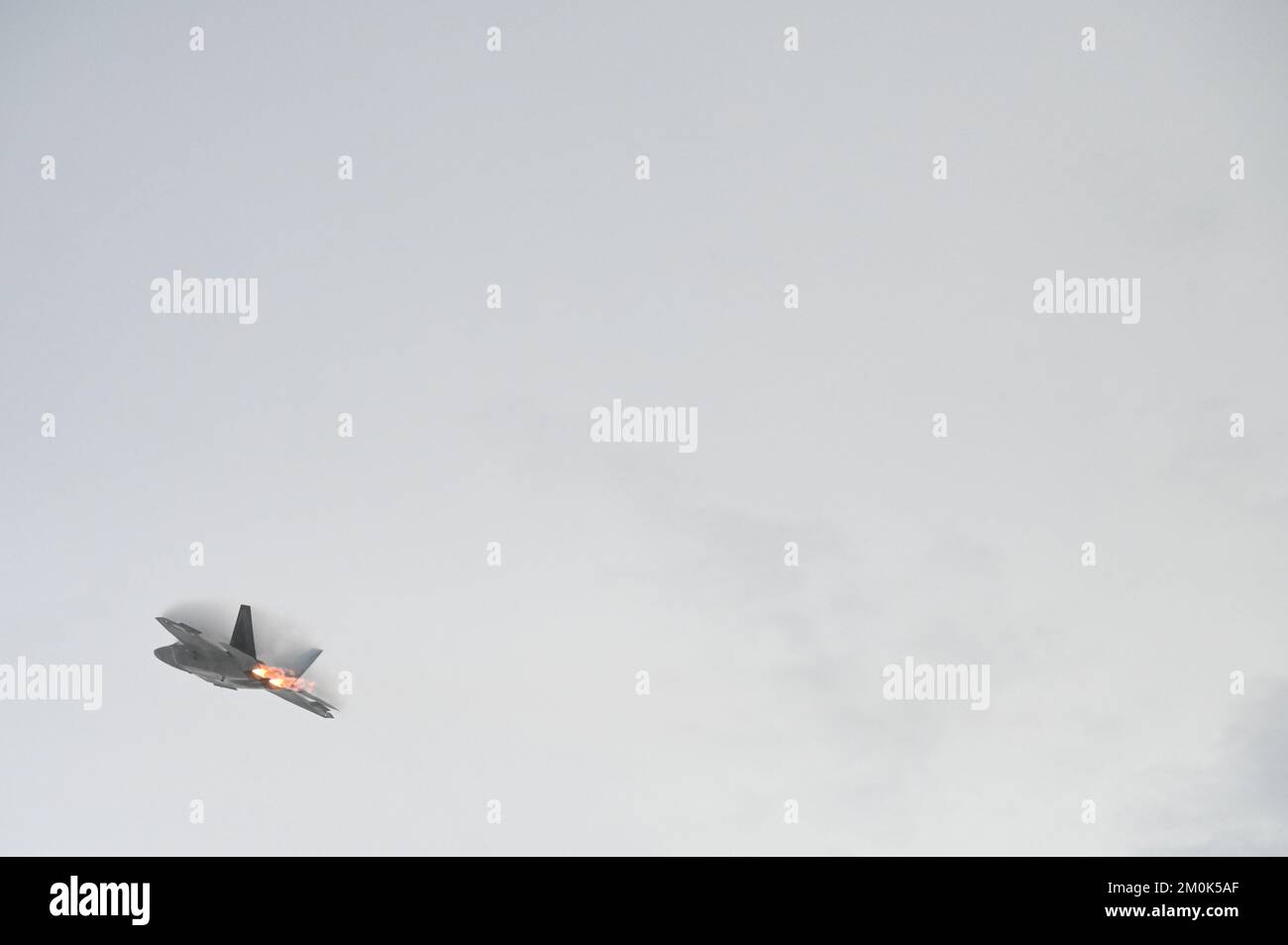 Us F 22 Raptor Pilot Jump Into His Aircraft And Take Off At Full Us F 22 Raptor Pilot Jump Into His Aircraft And Take Off At Full