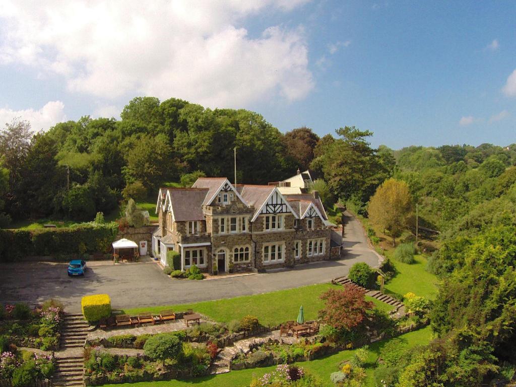 Experience Yeoldon House Hotel's Charm